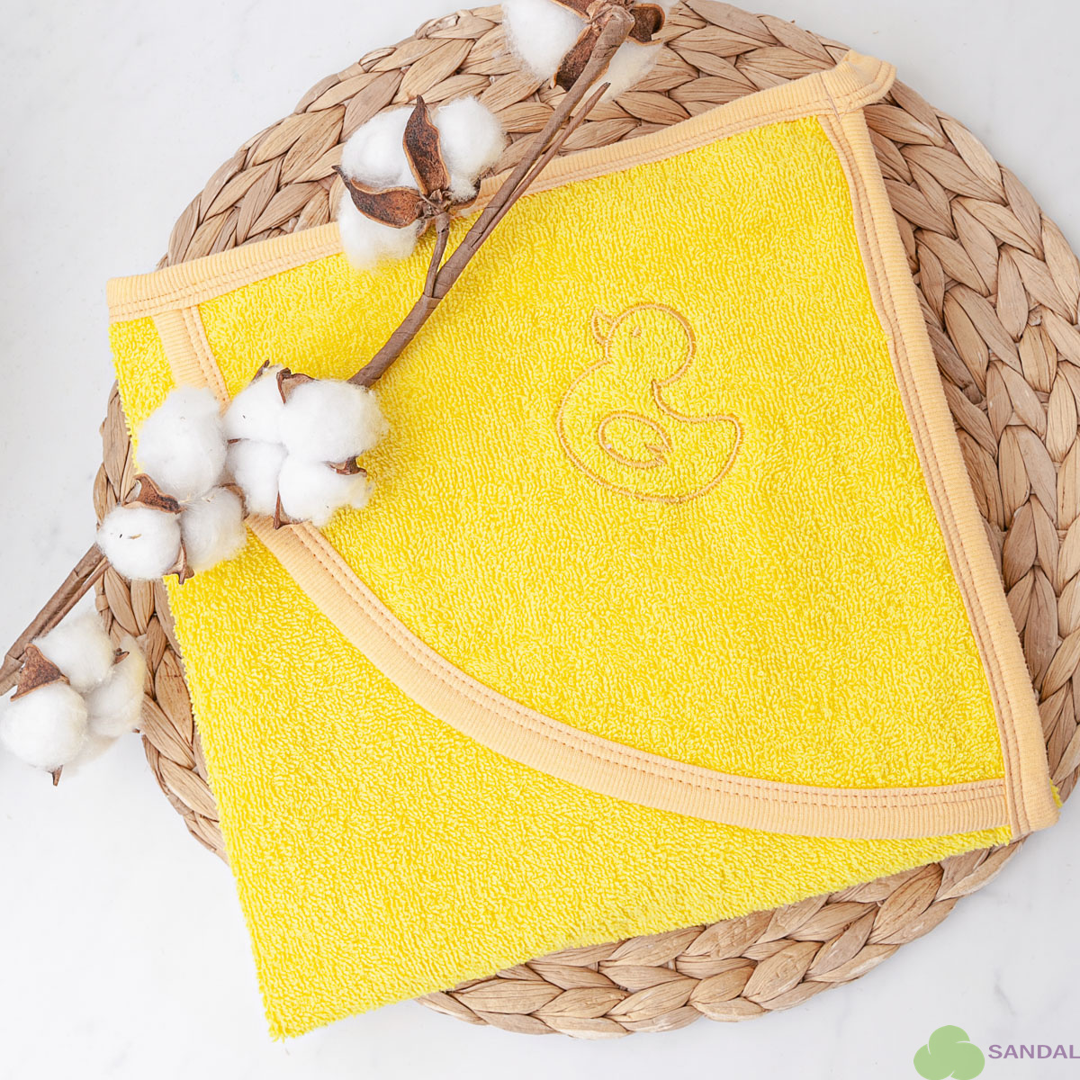 Детское полотенце-уголок для купания, 75*75 см., цвет желтый.